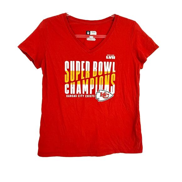 KANSAS CITY CHIEFS Fanatics Women’s Super Bowl LVII Champions Top M Red EUC  A4 - Picture 2 of 6